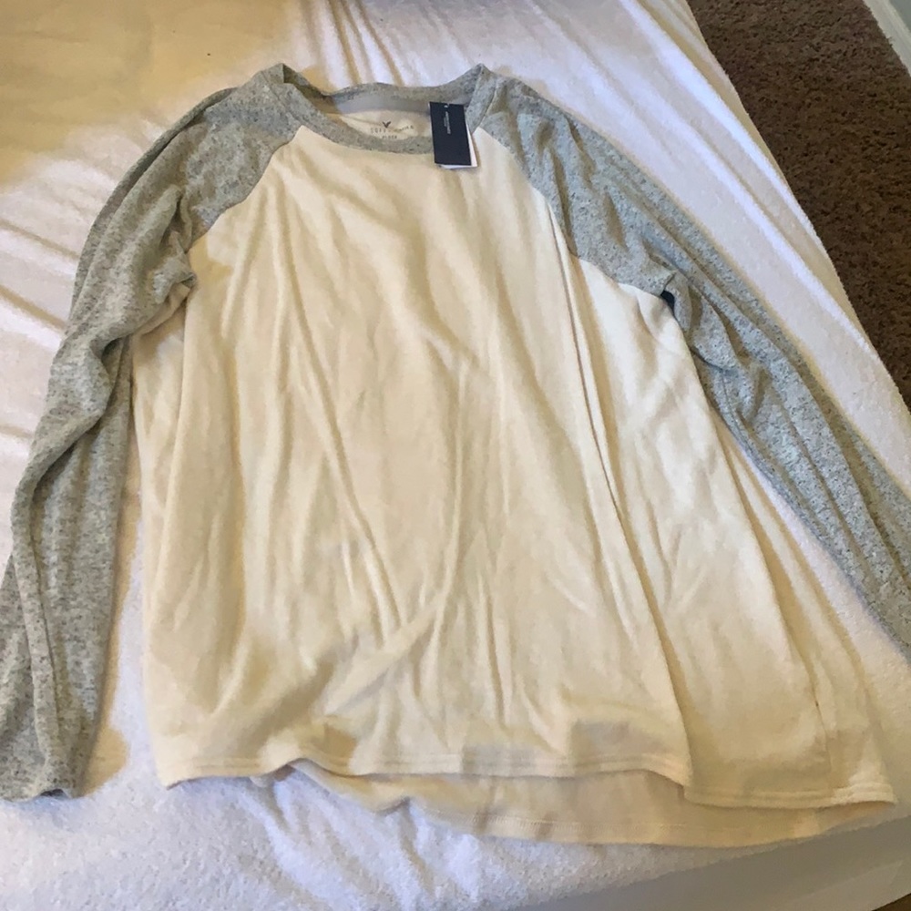 Super soft long sleeve baseball tee NWT